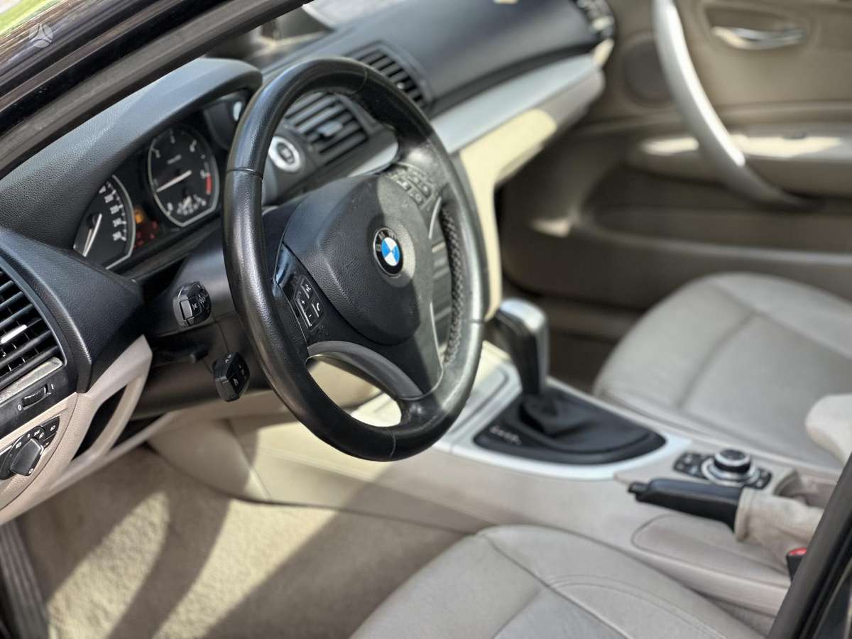 BMW 123, 2.0 l., hatchback