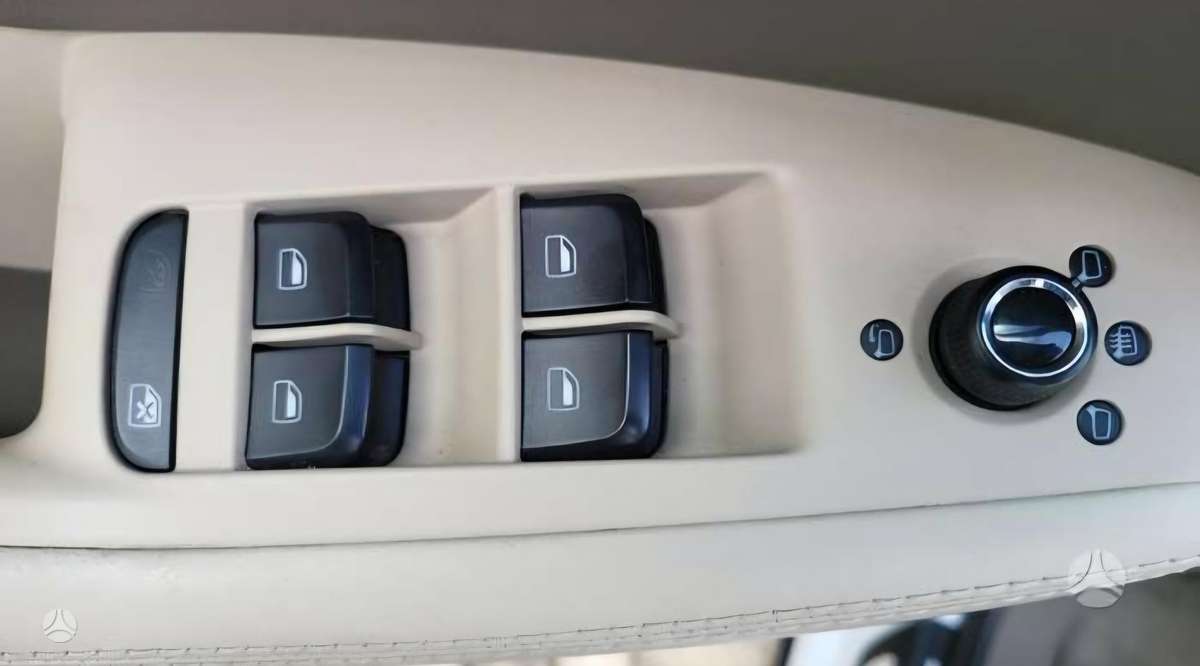 Audi Q5, 3.2 l., Внедорожник / Кроссовер