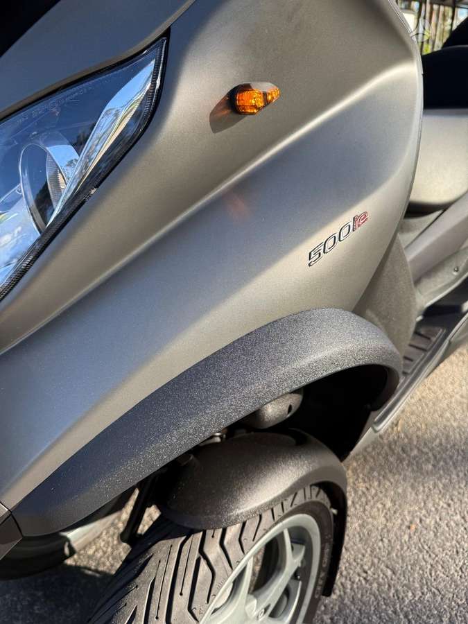 Piaggio MP3 500cc, trikes
