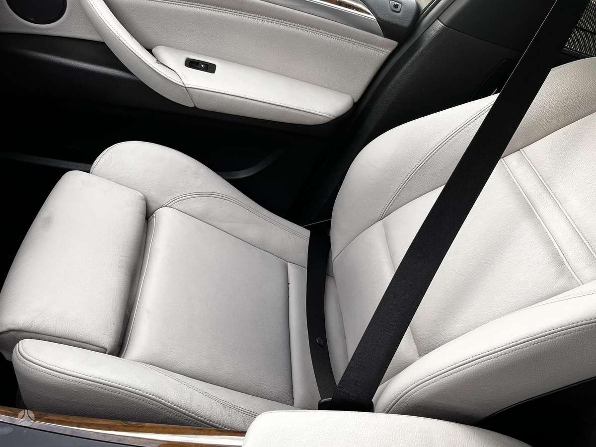BMW X5, 4.4 l., off-road / crossover