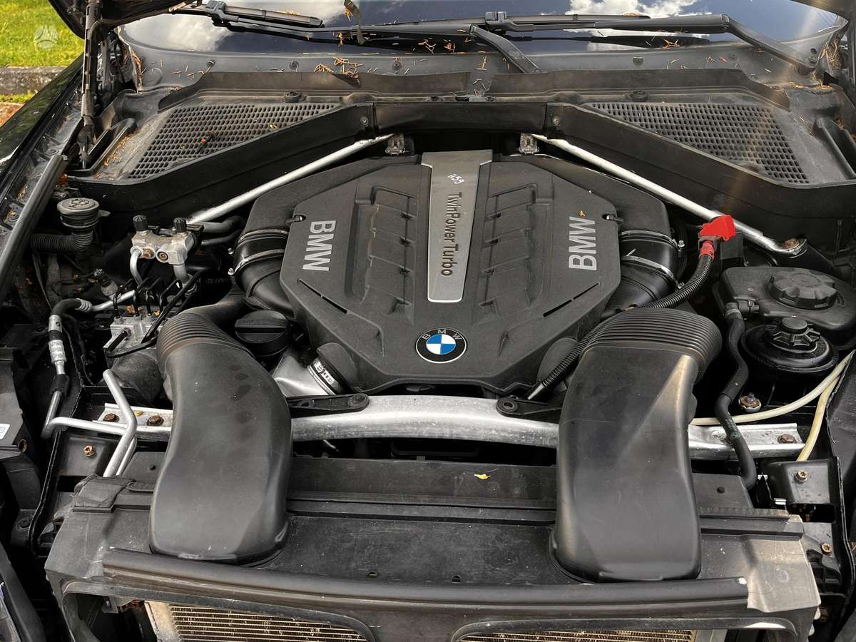 BMW X5, 4.4 l., off-road / crossover
