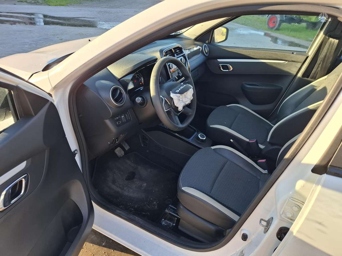 Dacia Spring, hatchback
