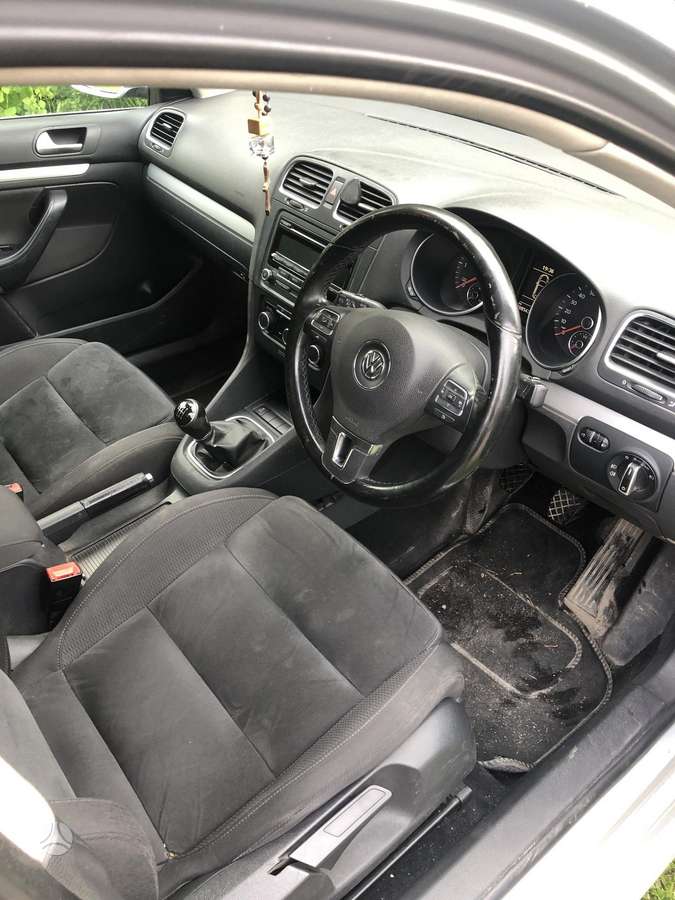 Volkswagen Golf - 8
