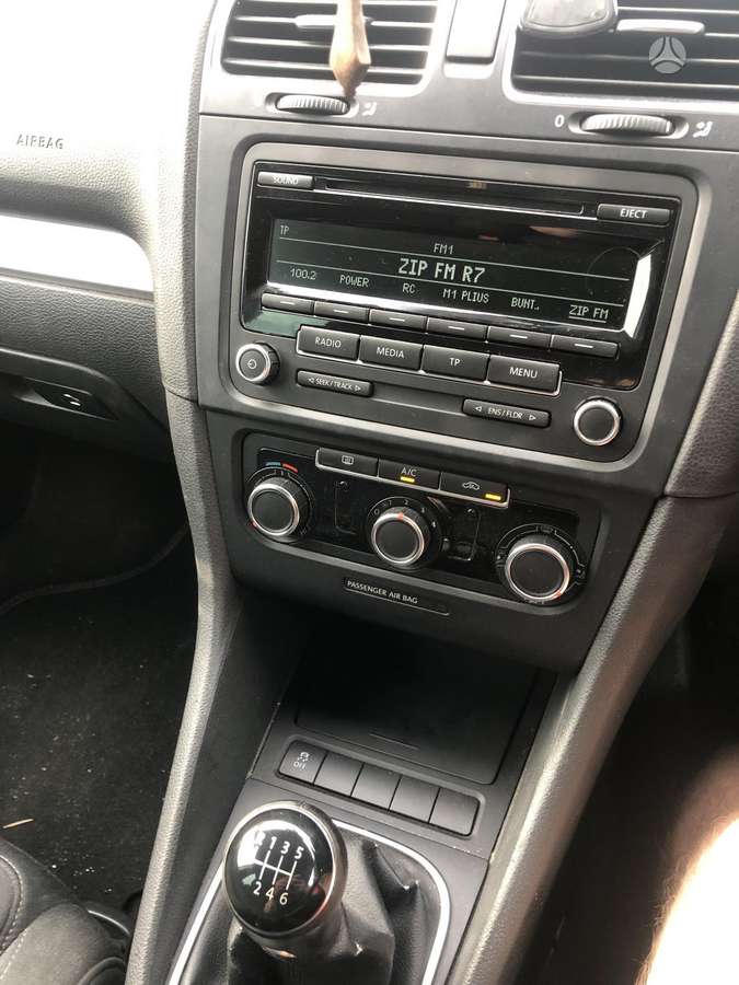 Volkswagen Golf - 9