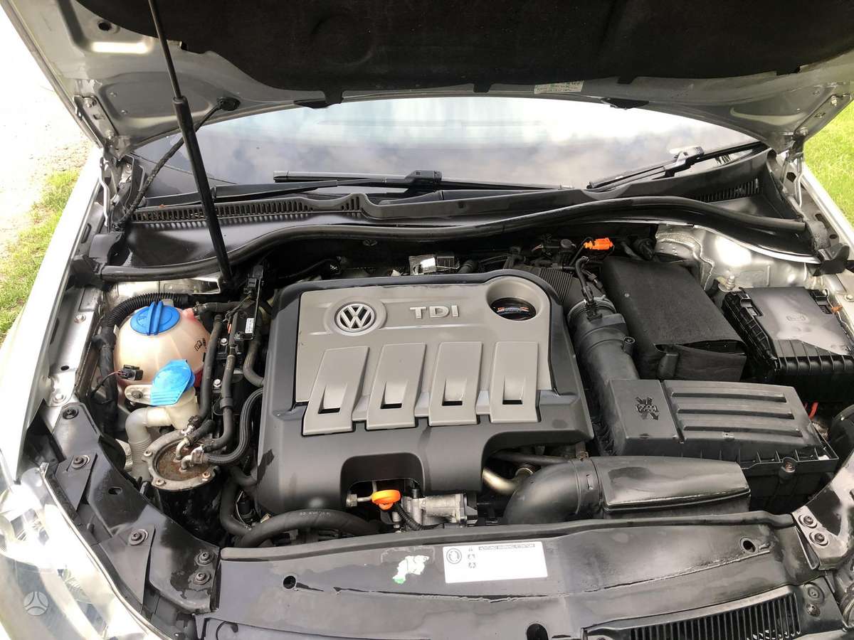 Volkswagen Golf - 12