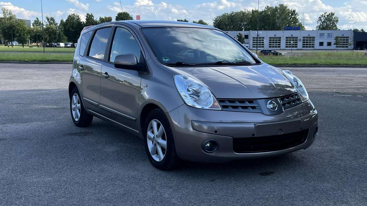 Nissan Note, 1.5 l., hatchback
