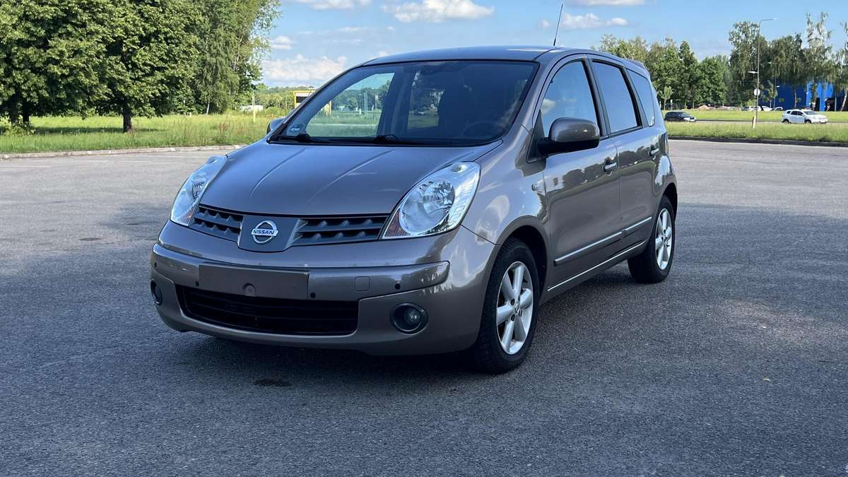 Nissan Note, 1.5 l., hatchback