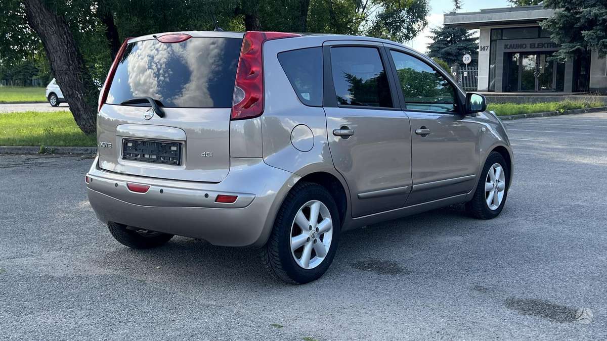Nissan Note, 1.5 l., hatchback