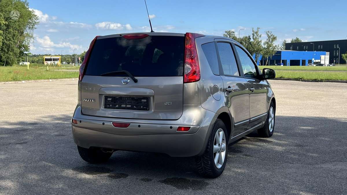 Nissan Note, 1.5 l., hatchback
