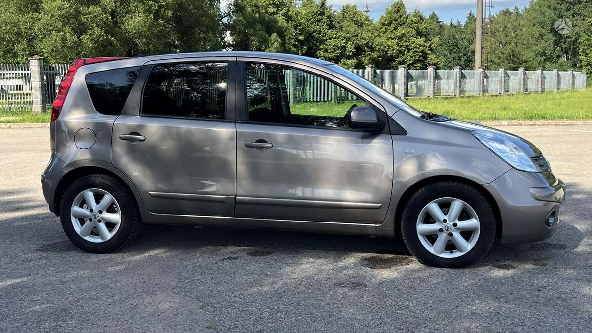 Nissan Note, 1.5 l., hatchback