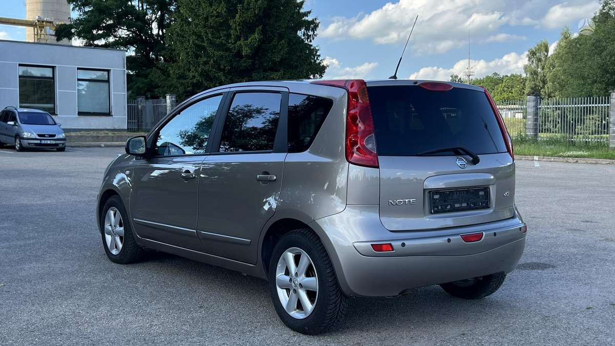 Nissan Note, 1.5 l., hatchback