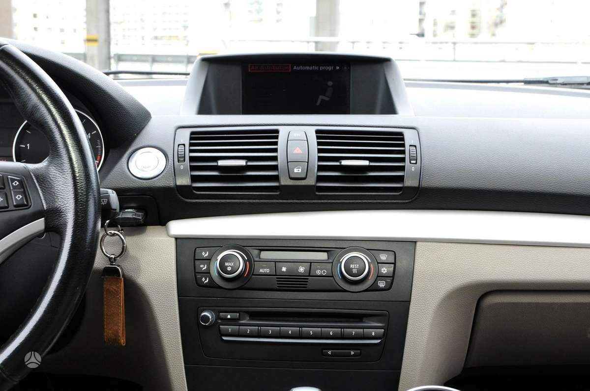 BMW 120, 2.0 l., hatchback