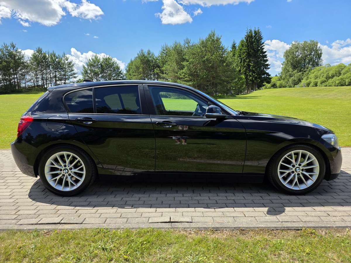 BMW 125, 2.0 l., hatchback