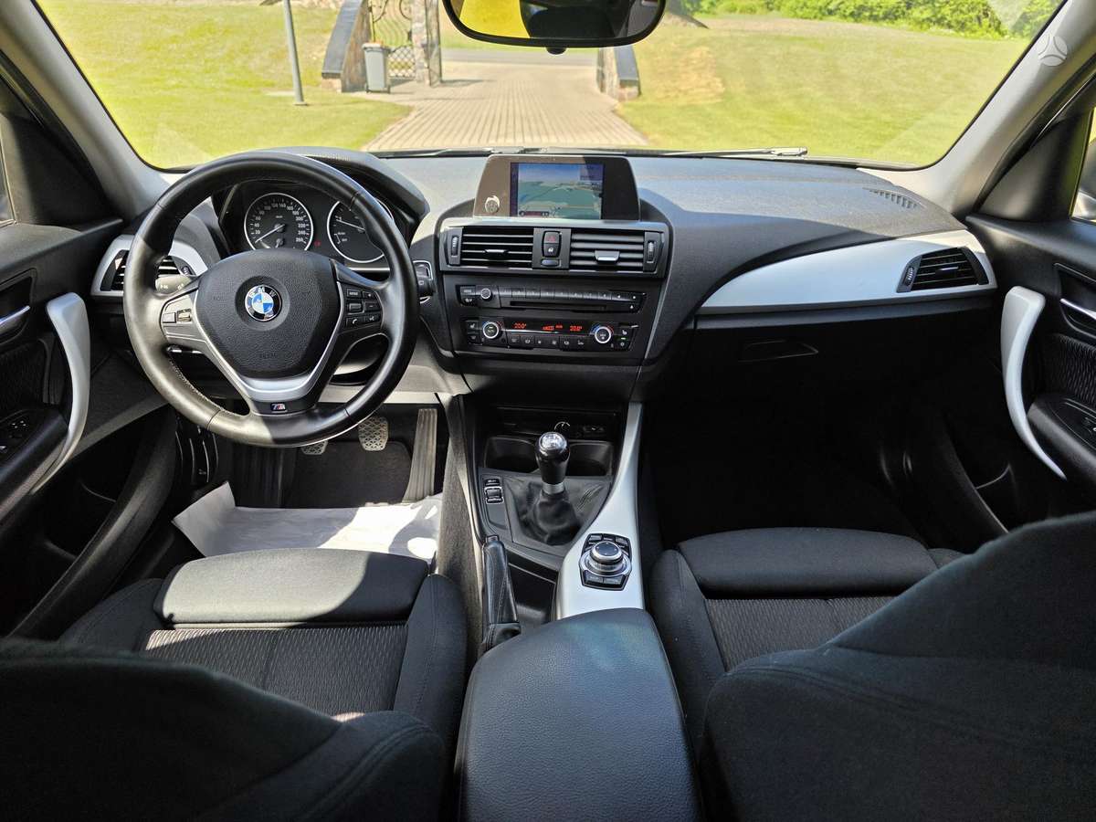 BMW 125, 2.0 l., hatchback