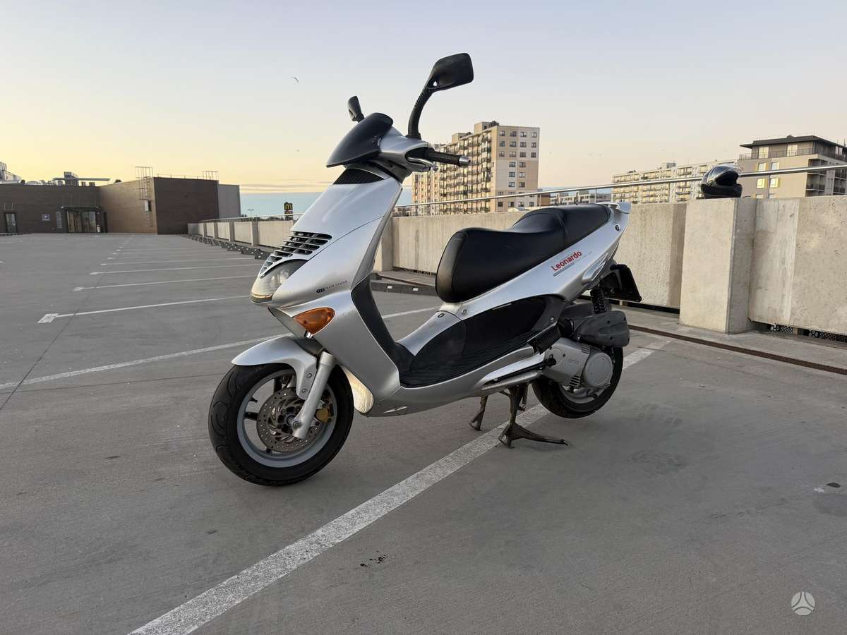 Aprilia Leonardo 125cc, scooters / mopeds