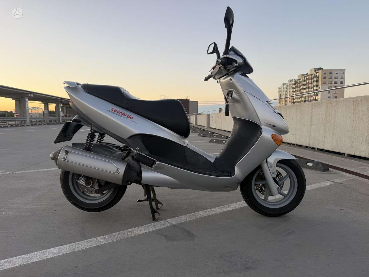 Aprilia Leonardo 125cc, scooters / mopeds