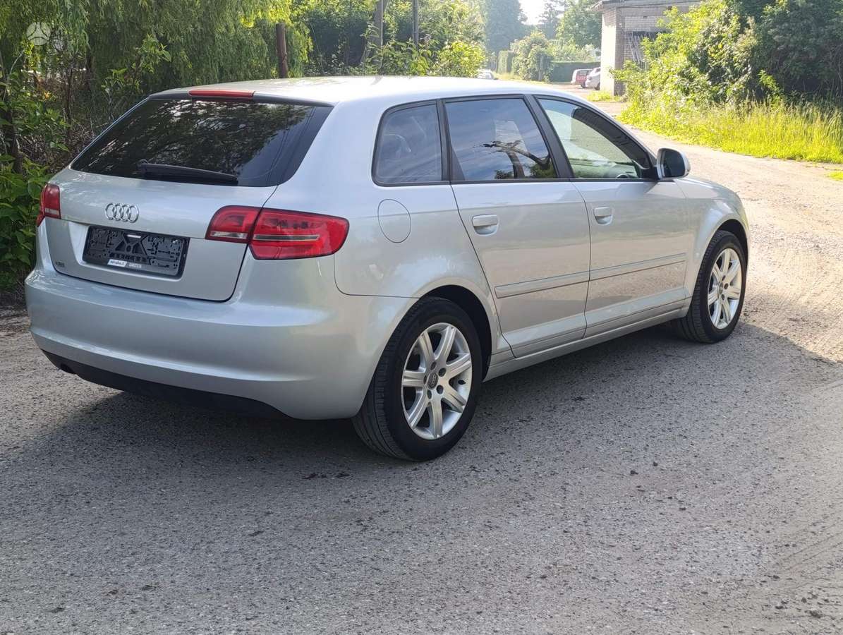 Audi A3, 1.6 l., hatchback