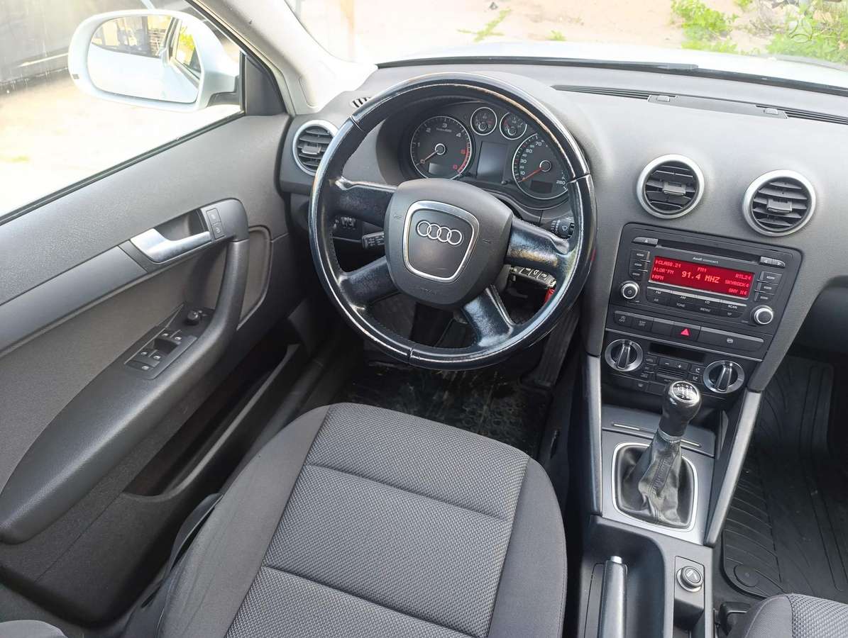 Audi A3, 1.6 l., hatchback