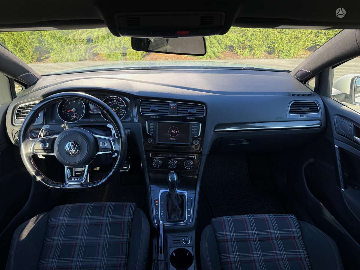 Volkswagen Golf, 2.0 l., hatchback