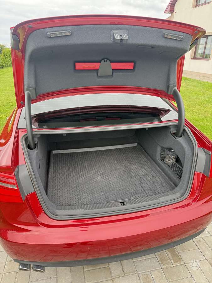 Audi A6, 2.0 l., Седан