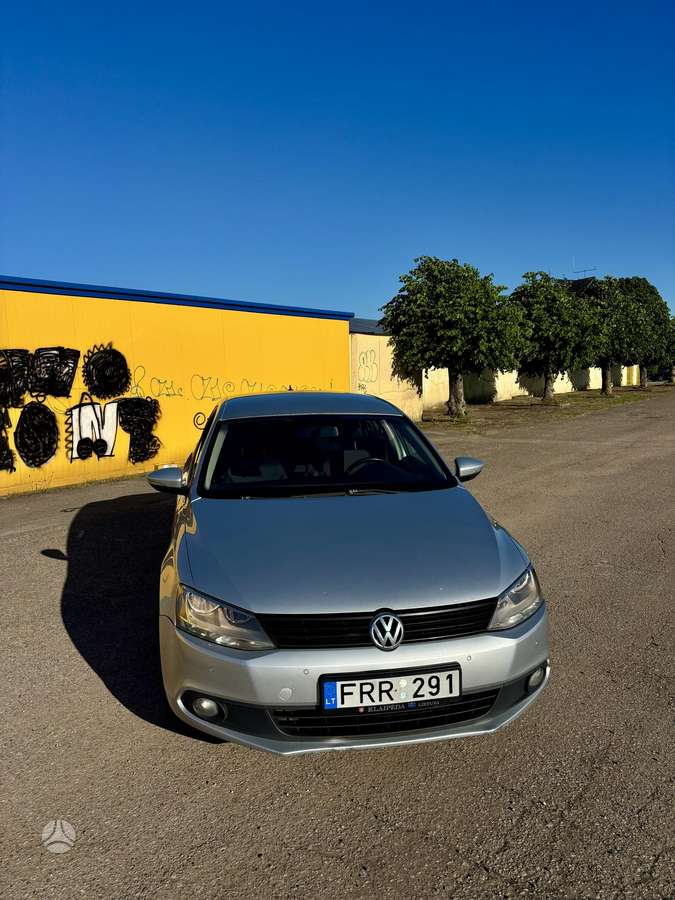 Volkswagen Jetta - 8