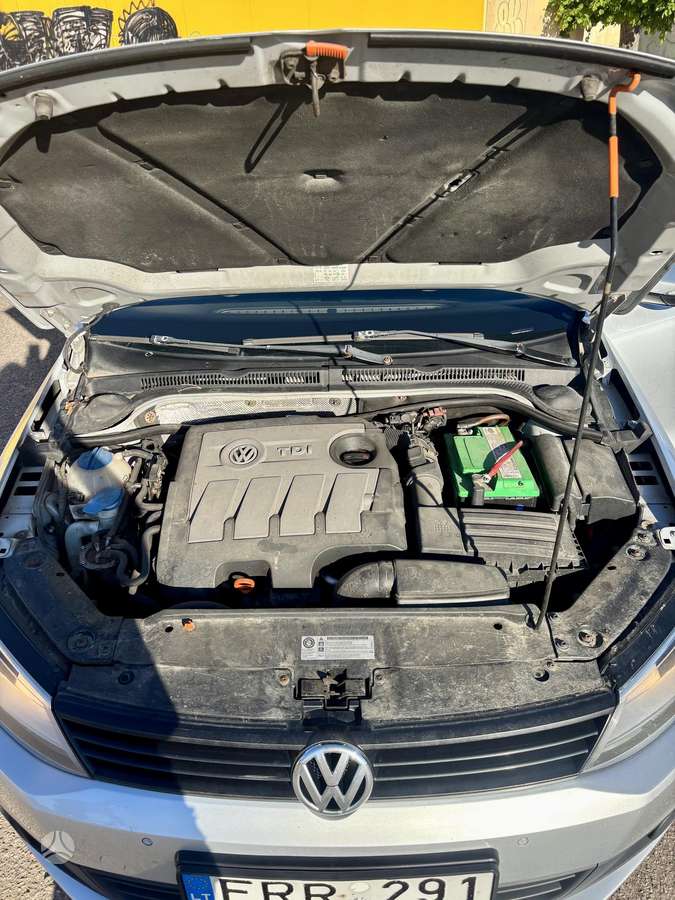 Volkswagen Jetta - 9