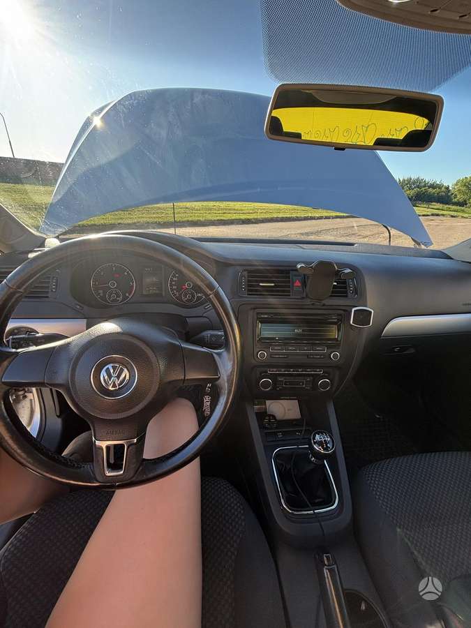 Volkswagen Jetta - 10