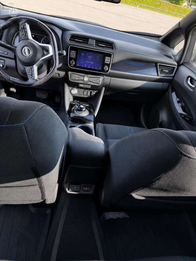 Nissan Leaf, 40 kWh, hatchback