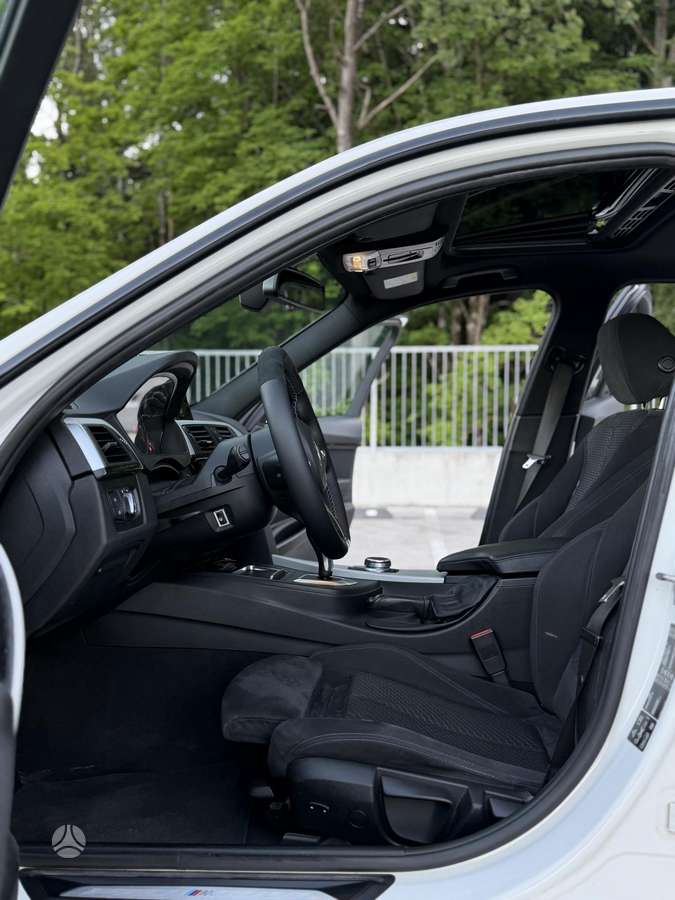 BMW 335, 3.0 l., Седан