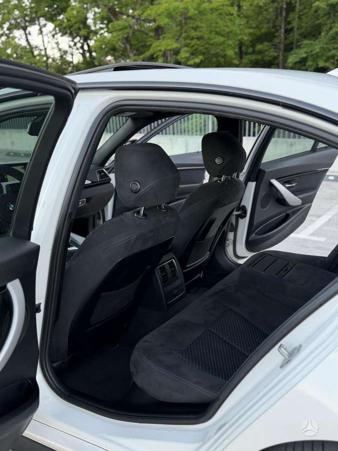 BMW 335, 3.0 l., Седан