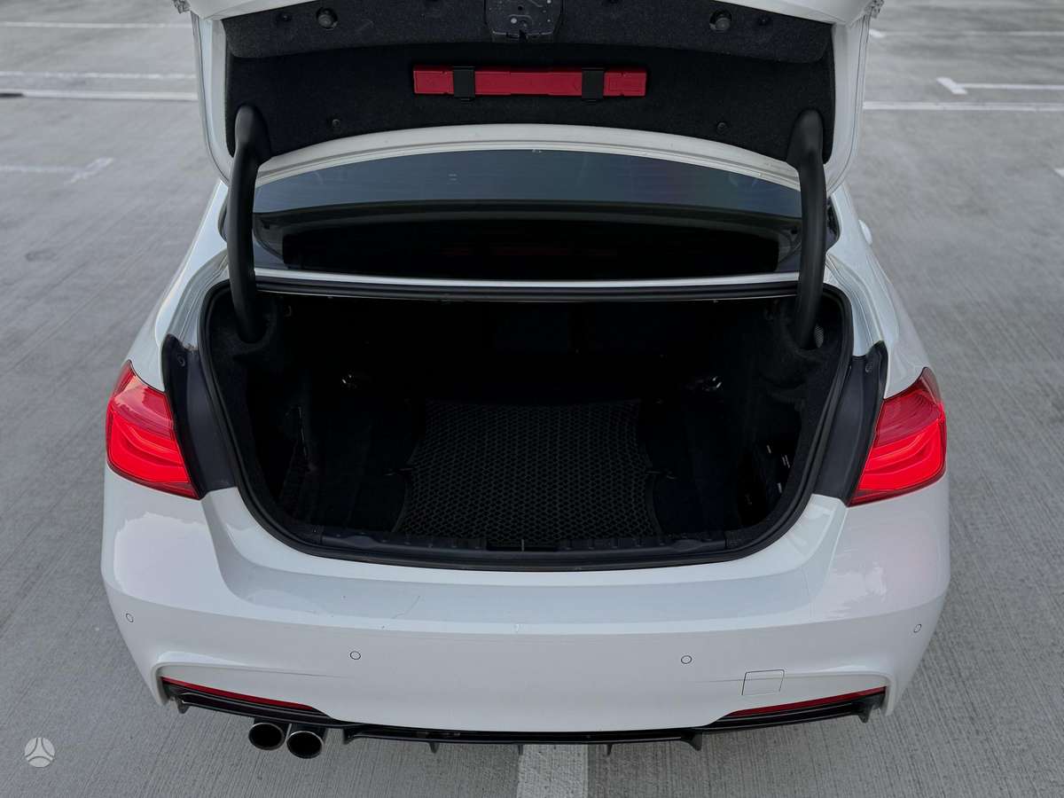 BMW 335, 3.0 l., Седан