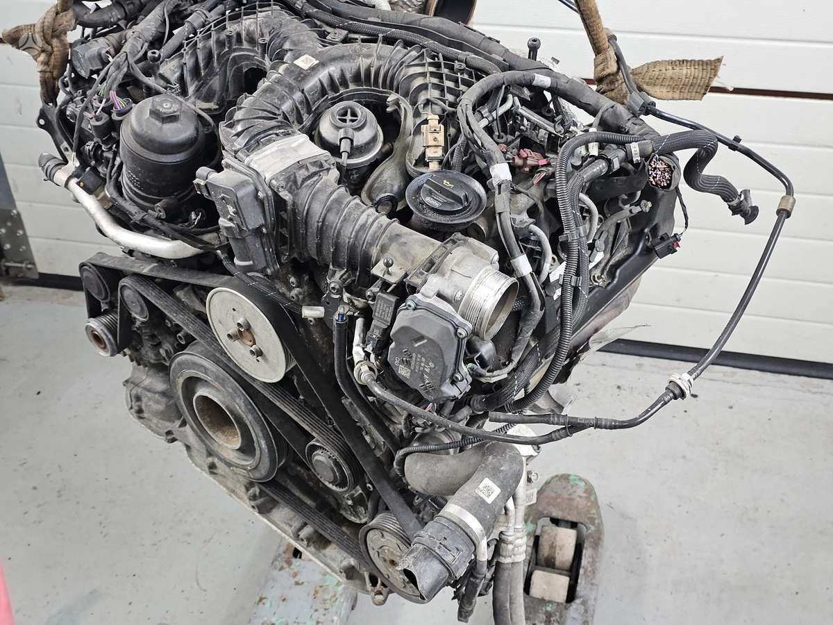 Audi A6, CRT, variklis