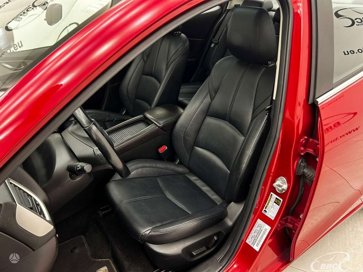 Mazda 3, 2.0 l., Седан