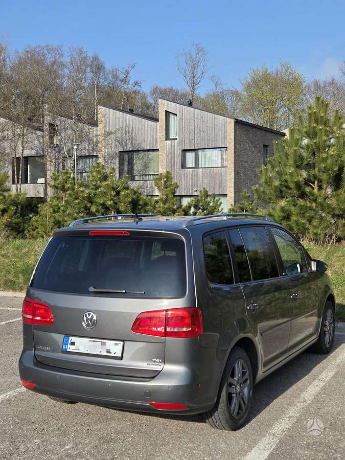 Volkswagen Touran - 2