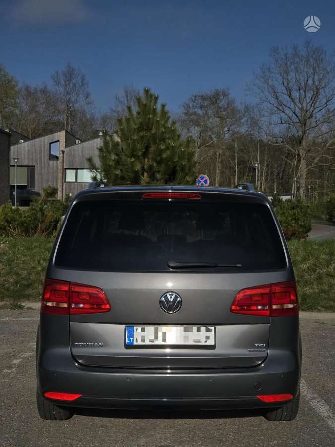 Volkswagen Touran - 4