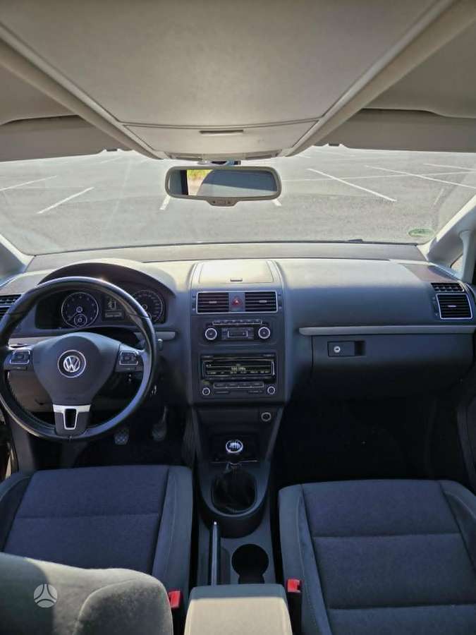 Volkswagen Touran - 5