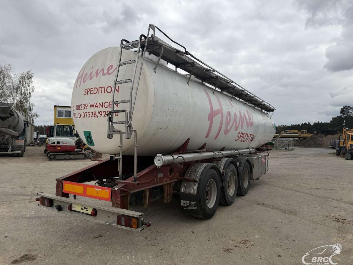 -Kita-, tanker