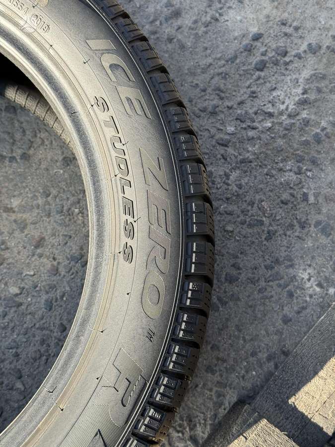 Pirelli Ice Zero F, всесезонные 225/50 R17