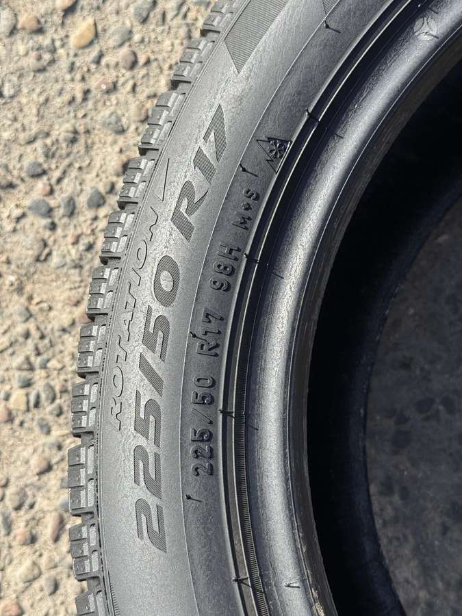 Pirelli Ice Zero F, всесезонные 225/50 R17