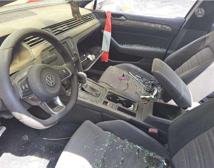 Volkswagen Passat dalimis