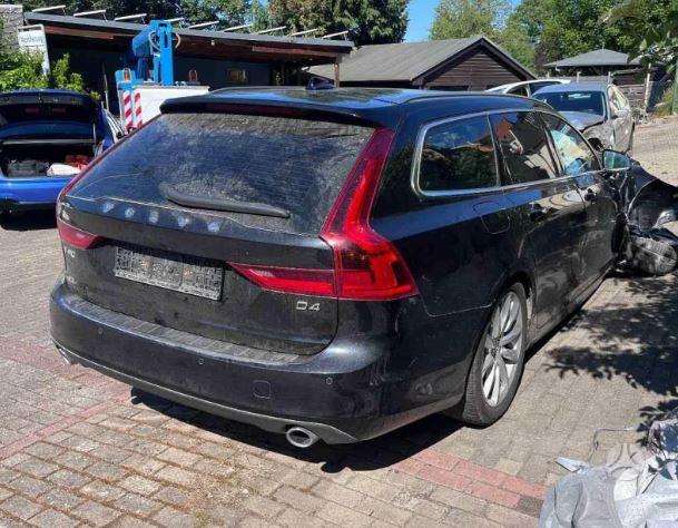 Volvo V90 dalimis