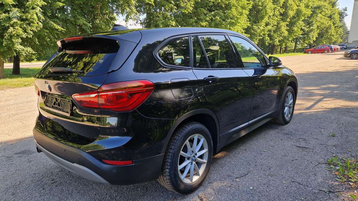 BMW X1, 1.5 l., Минивэн