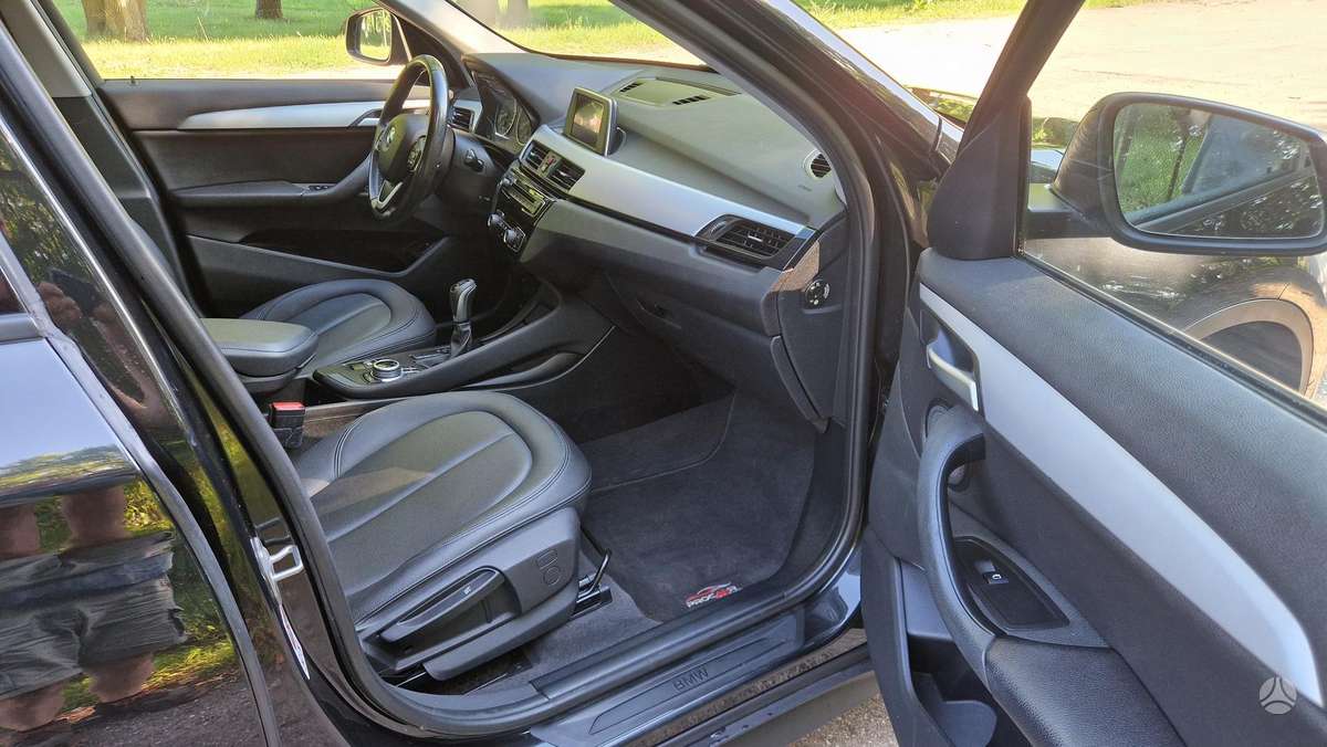 BMW X1, 1.5 l., Минивэн
