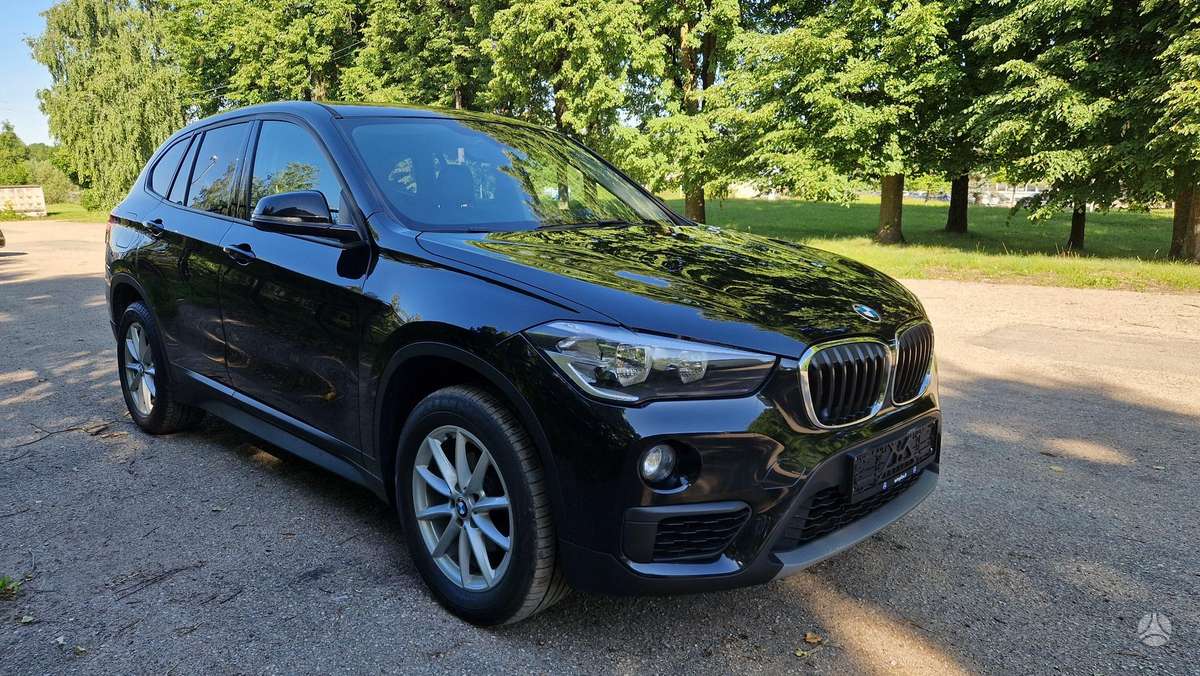 BMW X1, 1.5 l., Минивэн