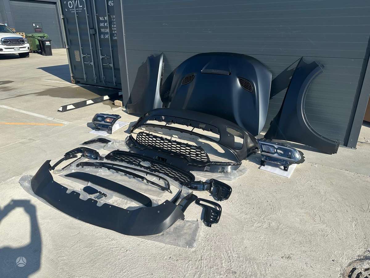 Dodge Durango virsbūves detaļas