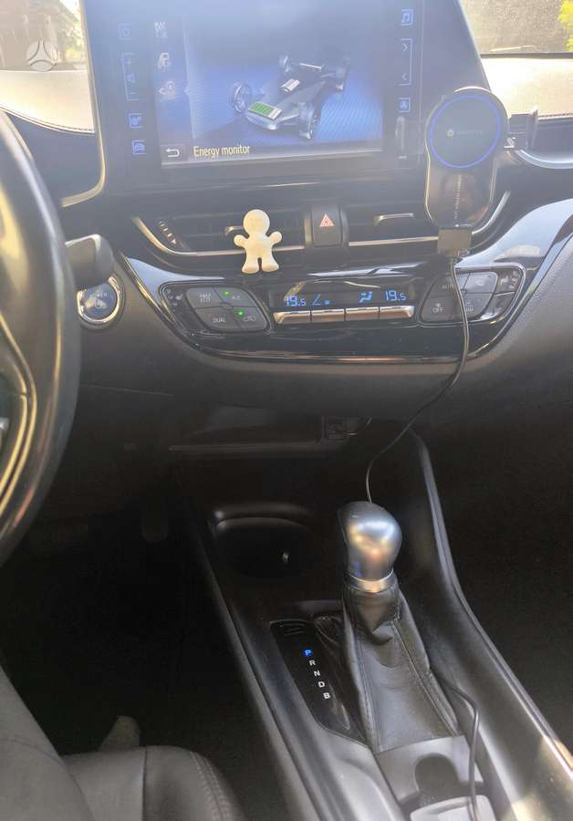 Toyota C-HR - 11