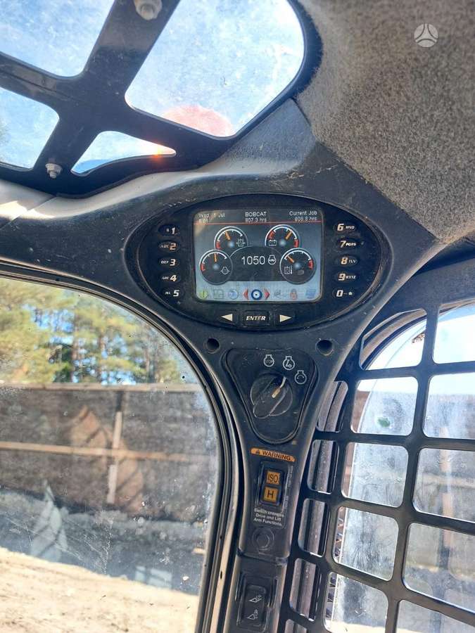 Bobcat T770, mini loaders