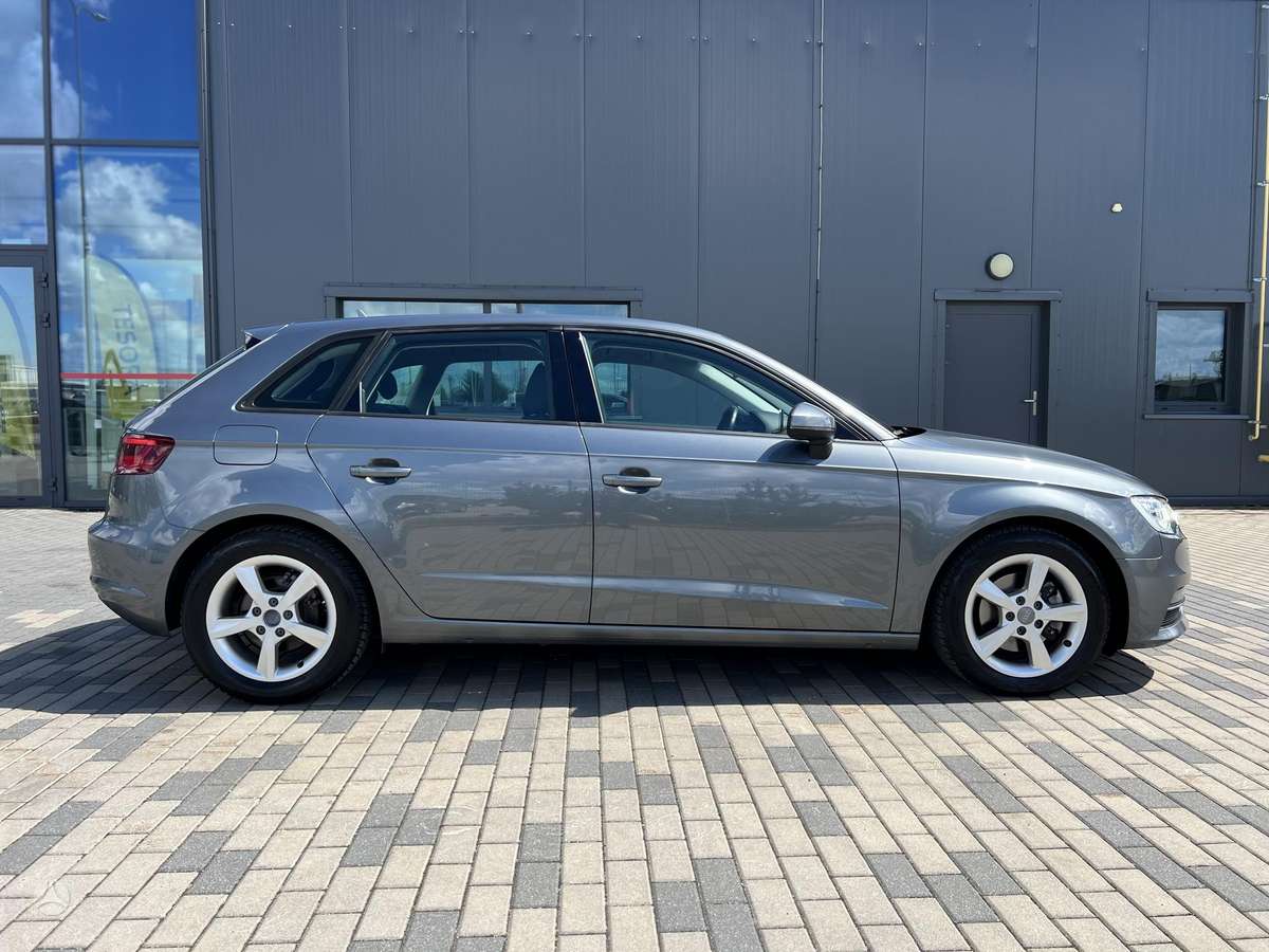 Audi A3, 1.6 l., hatchback