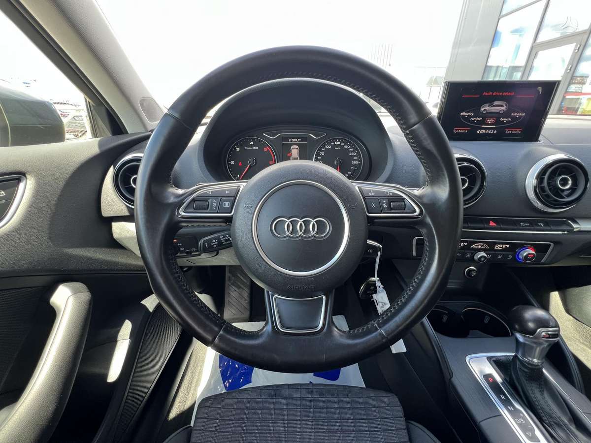 Audi A3, 1.6 l., hatchback
