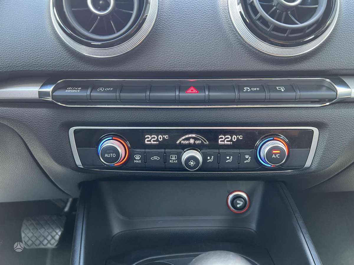 Audi A3, 1.6 l., hatchback